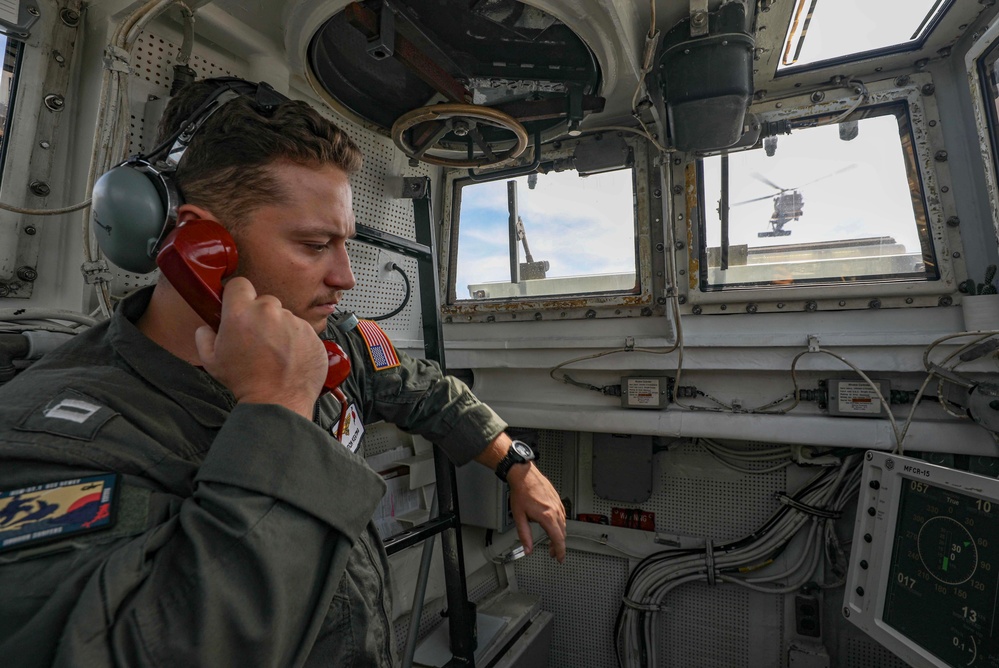 USS Dewey (DDG 105) Conducts Flight Operations in the South China Sea