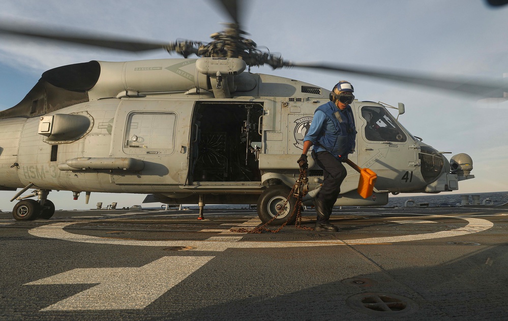 USS Dewey (DDG 105) Conducts Flight Operations in the South China Sea