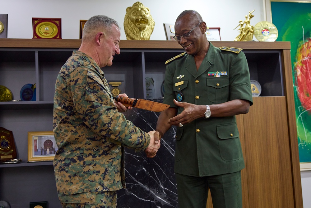 Maj. Gen. Sofge visits the Defense Institute of Senegal