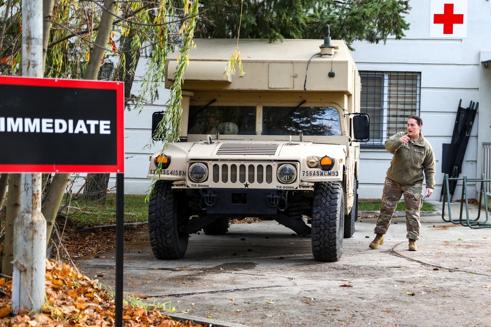 Powidz US Soldiers train for mass casualty scenario