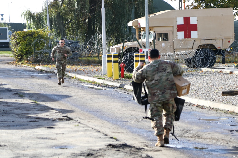 Powidz US Soldiers train for mass casualty scenario