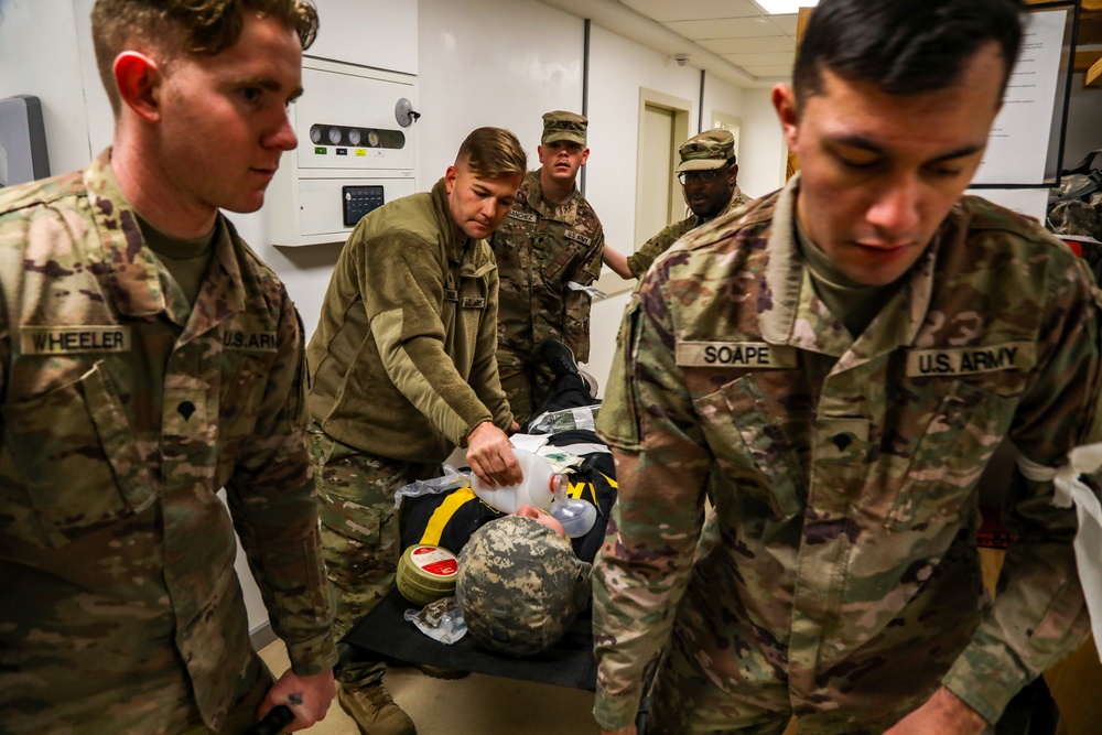 Powidz US Soldiers train for mass casualty scenario