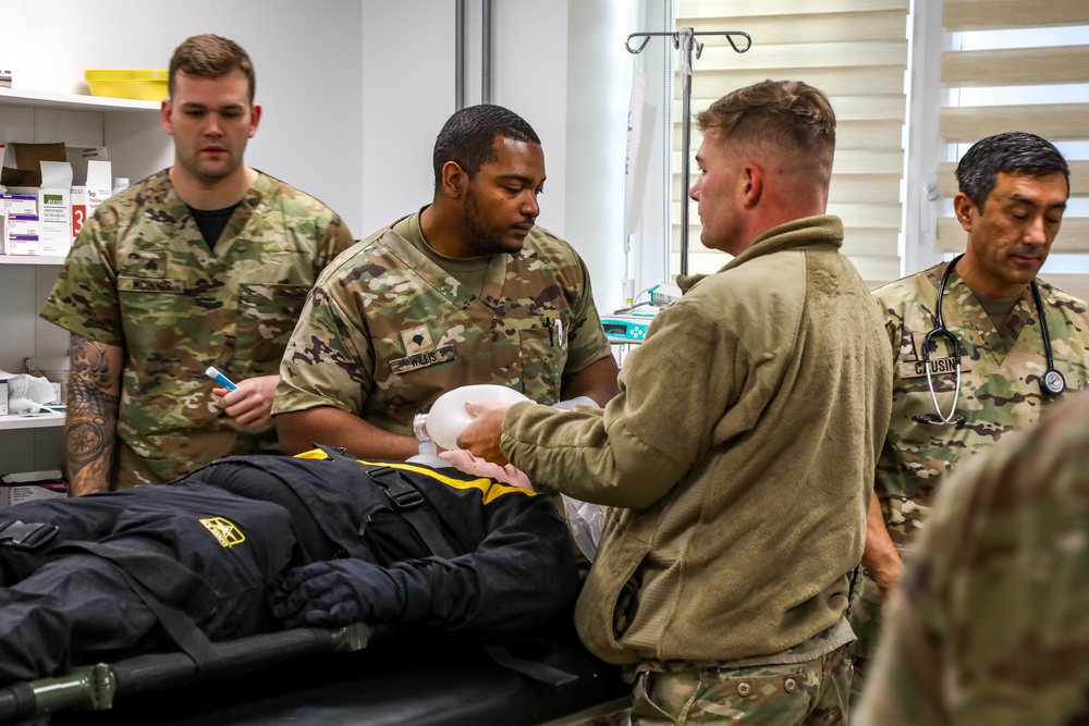 Powidz US Soldiers train for mass casualty scenario