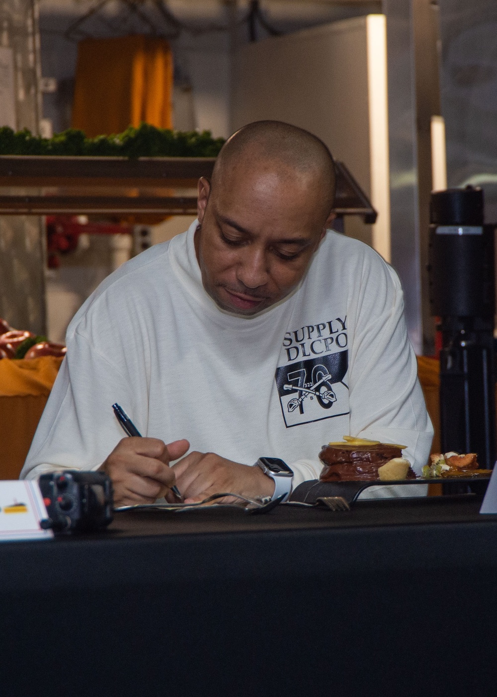 USS Ronald Reagan (CVN 76) hosts final round of cooking competition