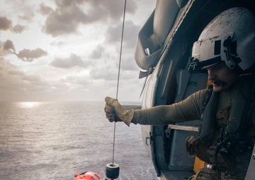 USS Carl Vinson (CVN 70) Sailors Conduct Search and Rescue Training