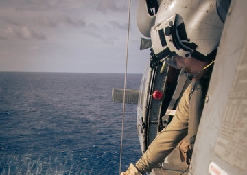 USS Carl Vinson (CVN 70) Sailors Conduct Search and Rescue Training