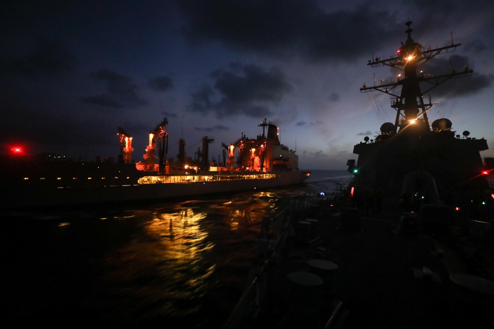 USS Ramage Conducts Underway Replenishment