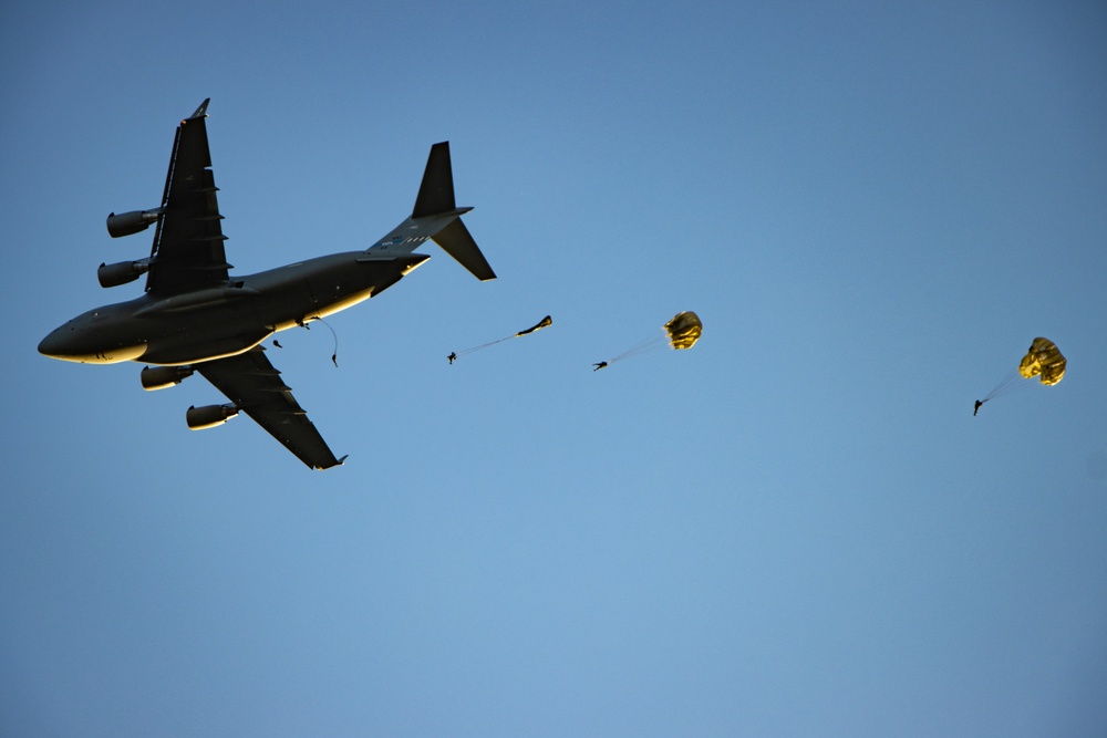 Paratroopers with Special Operations Command Europe jump with partners from Moldova