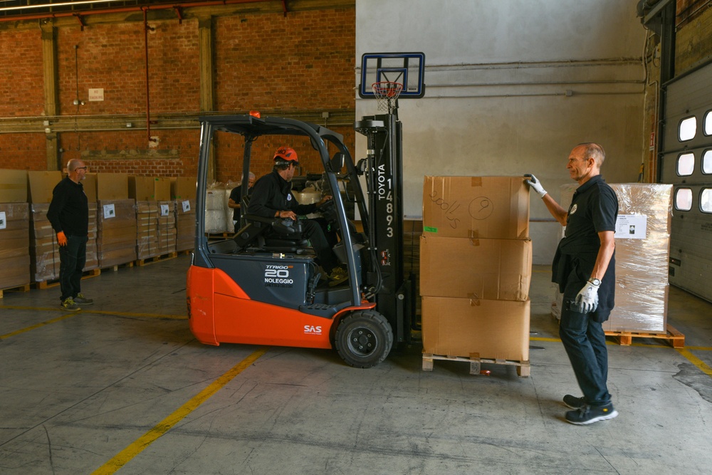 Humanitarian Assistance Program, Italy - shipment to Armenia