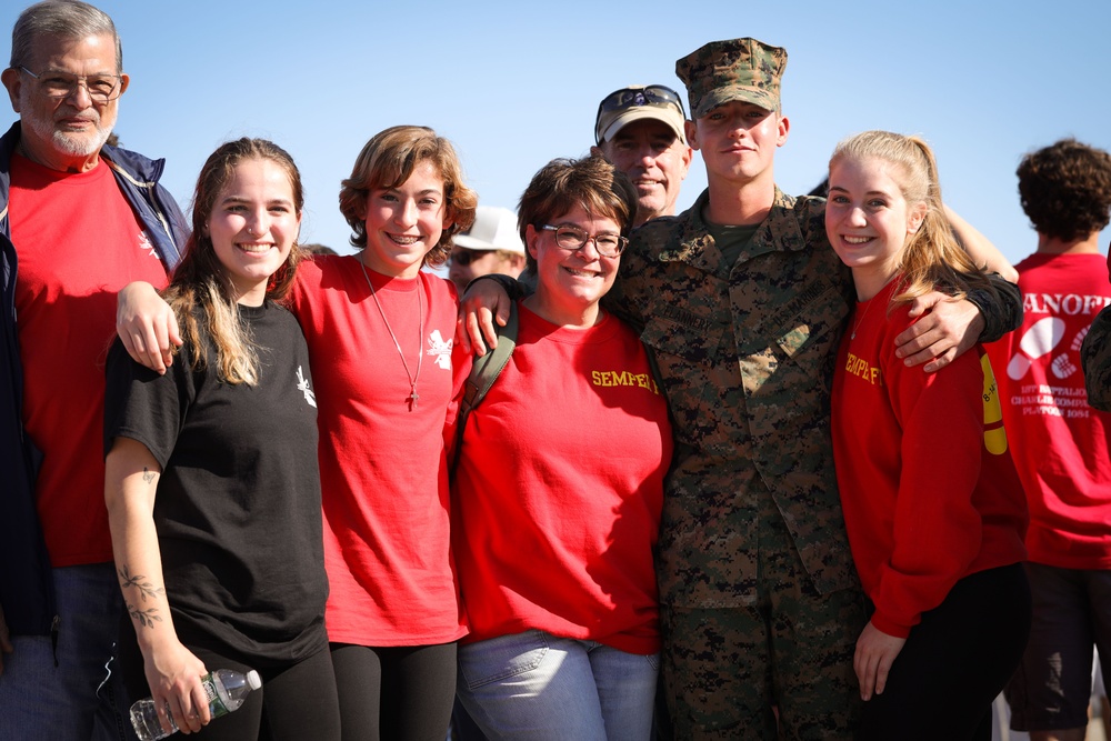 Recruit ties depot record for marksmanship