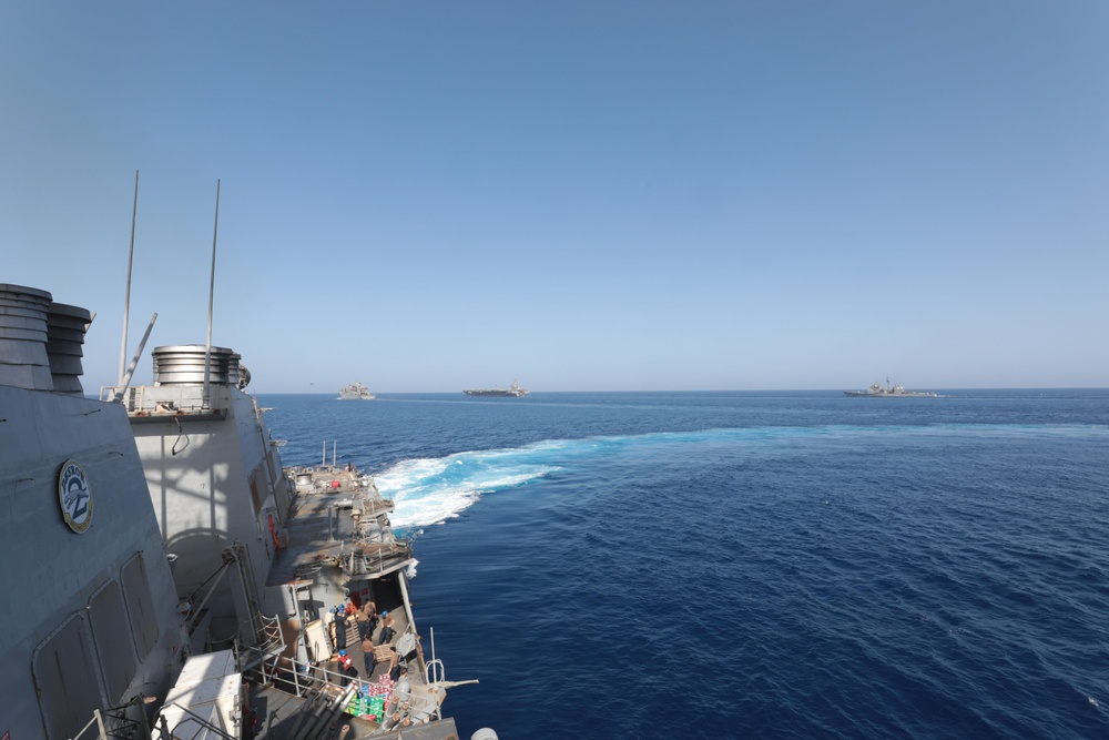 USS Ramage Conducts Underway Replenishment