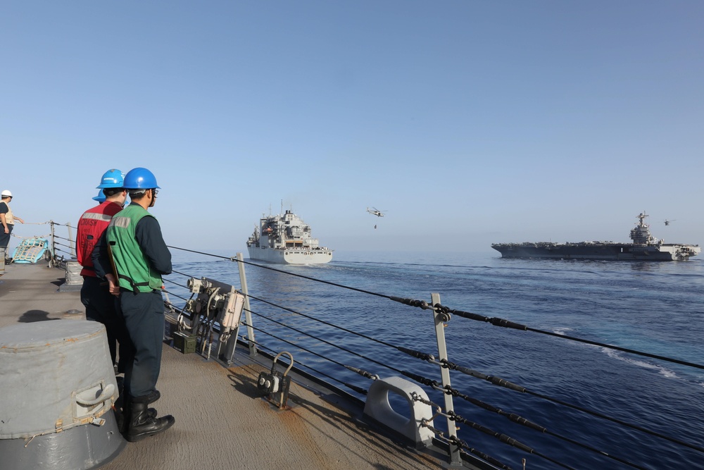 USS Ramage Conducts Underway Replenishment