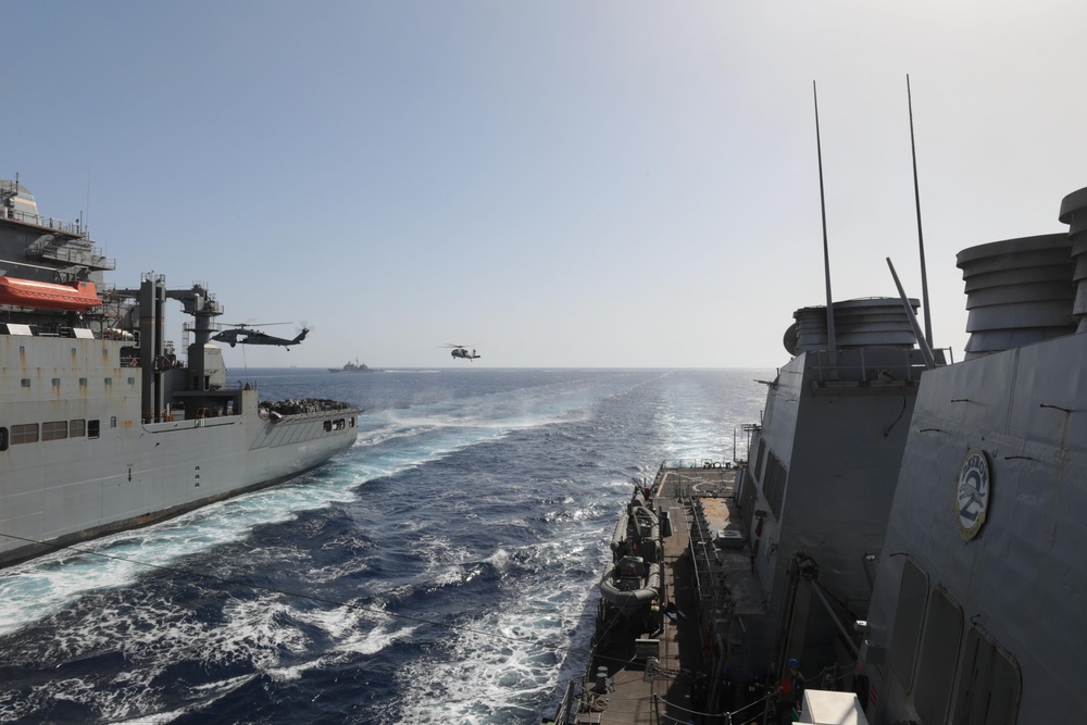 USS Ramage Conducts Underway Replenishment