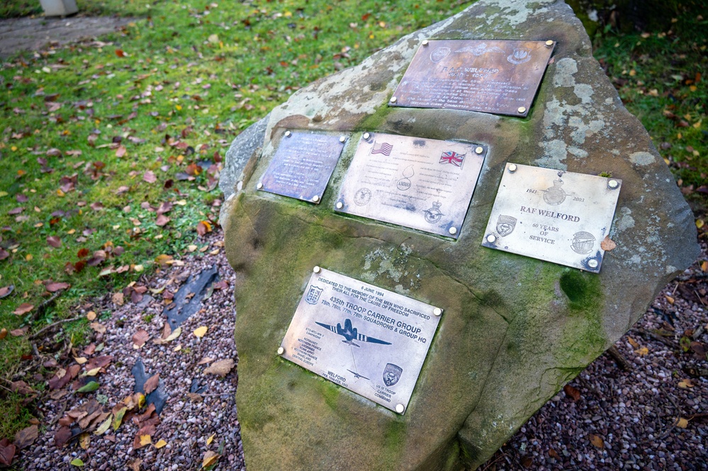 Pathfinders, Royal Air Force hold joint Remembrance Day ceremony