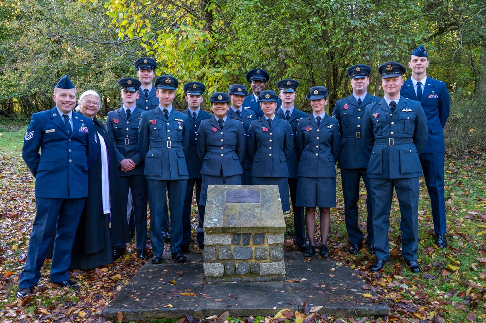 Pathfinders, Royal Air Force hold joint Remembrance Day ceremony