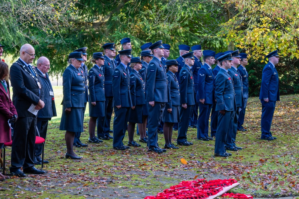 Pathfinders, Royal Air Force hold joint Remembrance Day ceremony