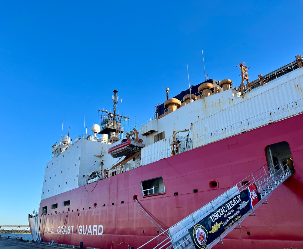 Coast Guard Cutter Healy visits Charleston