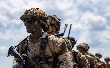 101st Airborne Division (Air Assault), Brazilian army soldiers conduct air assault during SV24