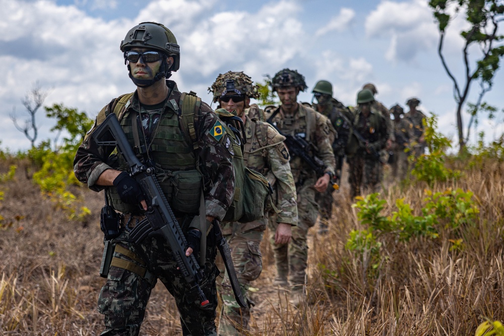 101st Airborne Division (Air Assault), Brazilian army soldiers conduct air assault during SV24