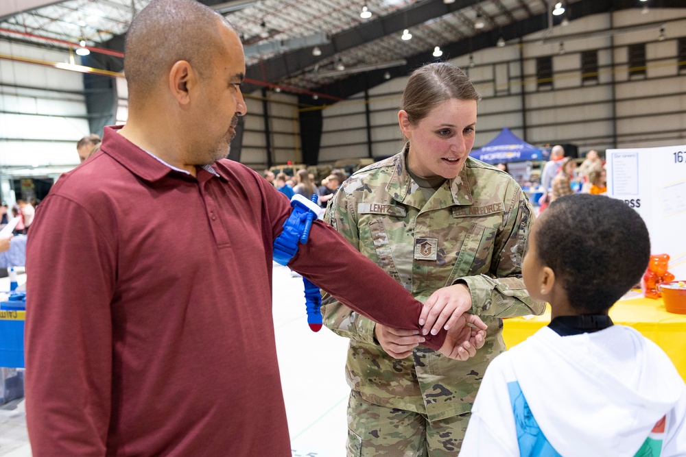 STARBASE Martinsburg, DDRP team up for second annual Family STEM Night