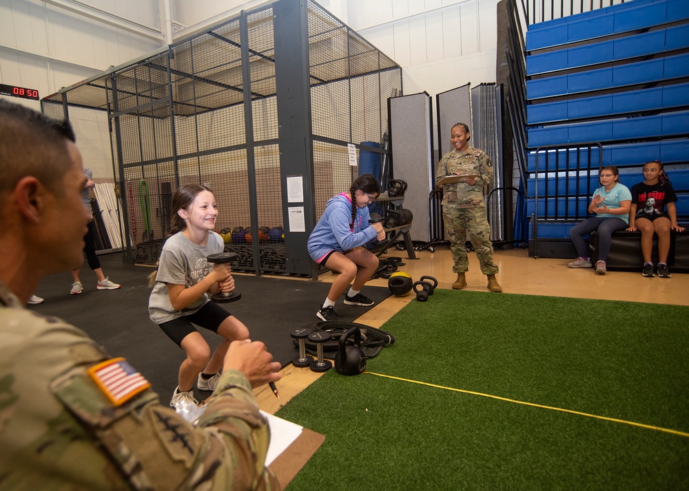 Wood Elementary School fitness club partners with 2-10 Soldiers for modified ACFT event