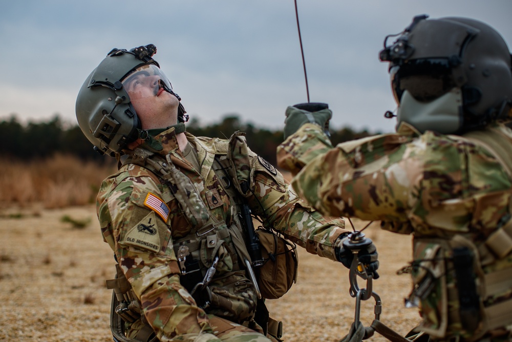 1-171st GSAB trains MEDEVAC with 44th IBCT