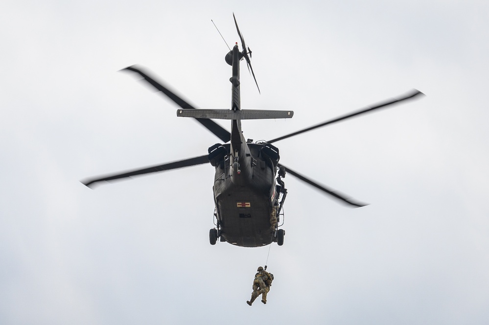 1-171st GSAB trains MEDEVAC with 44th IBCT