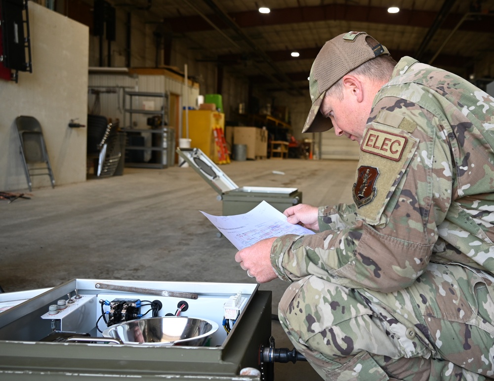 North Dakota Regional Training Site holds Airfield Lighting course for Civil Engineer Airmen