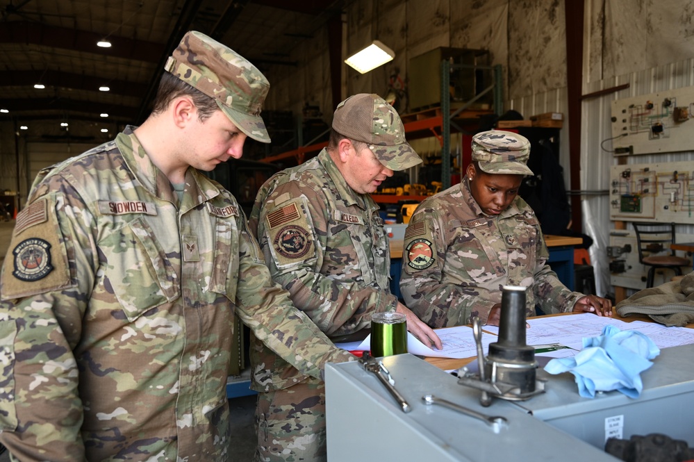 North Dakota Regional Training Site holds Airfield Lighting course for Civil Engineer Airmen