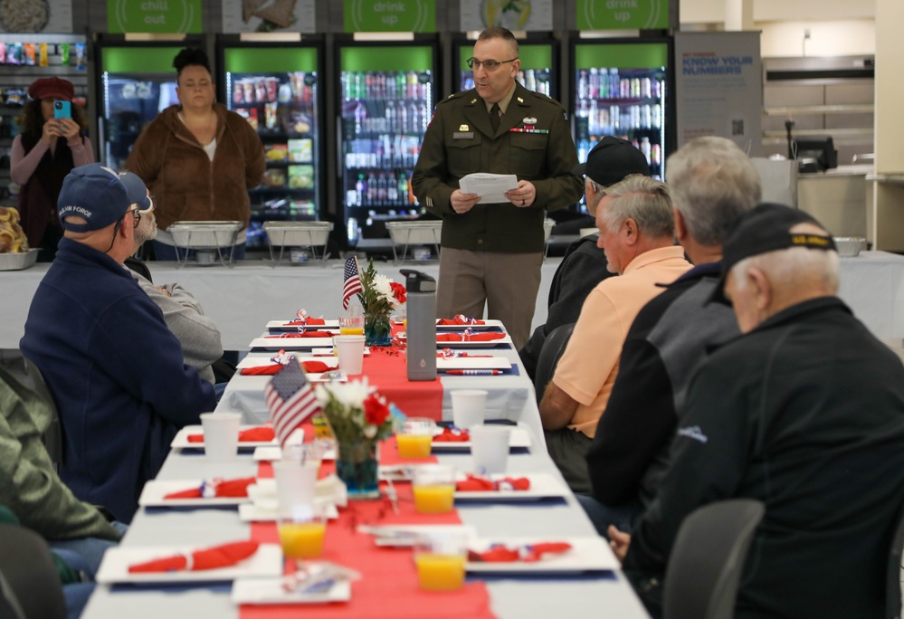 Army Reserve leader honors Veterans in Bordentown