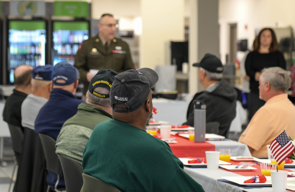 Army Reserve leader honors Veterans in Bordentown