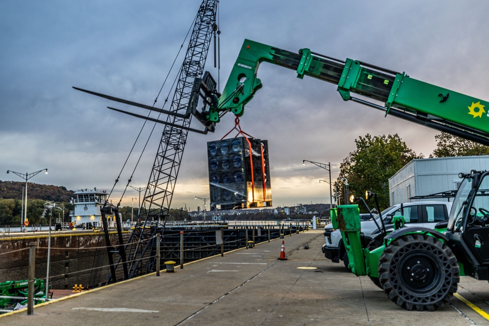 Medium Capacity Fleet keeps navigation moving on Ohio River
