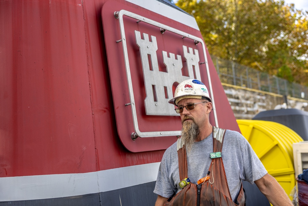 Medium Capacity Fleet keeps navigation moving on Ohio River