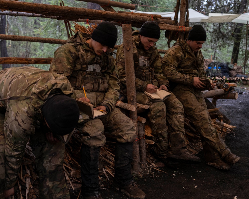 SERE Pipeline Students Field Training SERE Pipeline Students Field Training