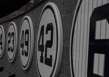 Marines with SPMAGTF visit Yankee Stadium