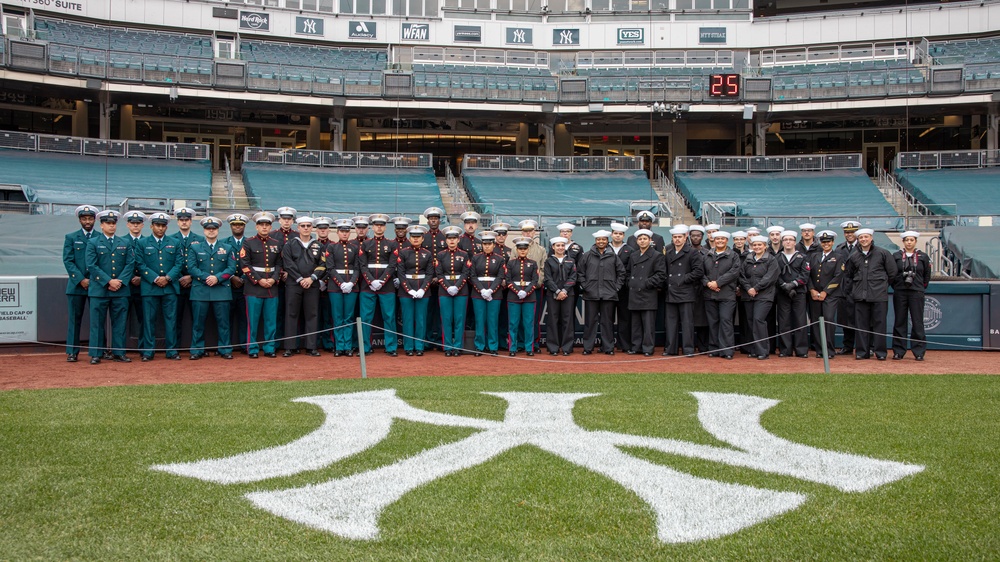 Marines with SPMAGTF visit Yankee Stadium