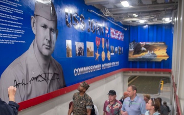 USS John P. Murtha Conducts Tours for Norwegian Military Members