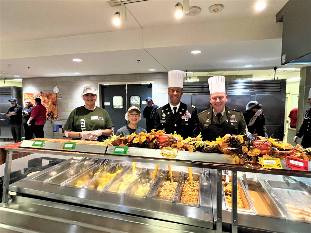 Fort McCoy serves more than 100 for early Thanksgiving meal at dining facility