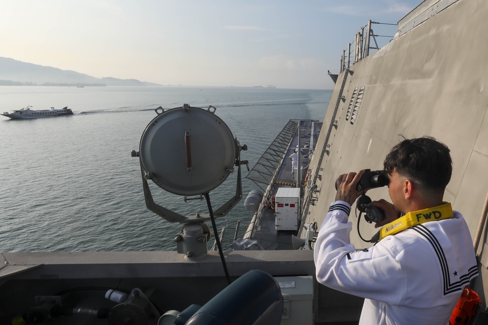 USS Manchester (LCS 14) Arrives in Lumut, Malaysia