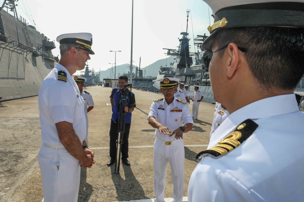 USS Manchester Arrives in Lumut