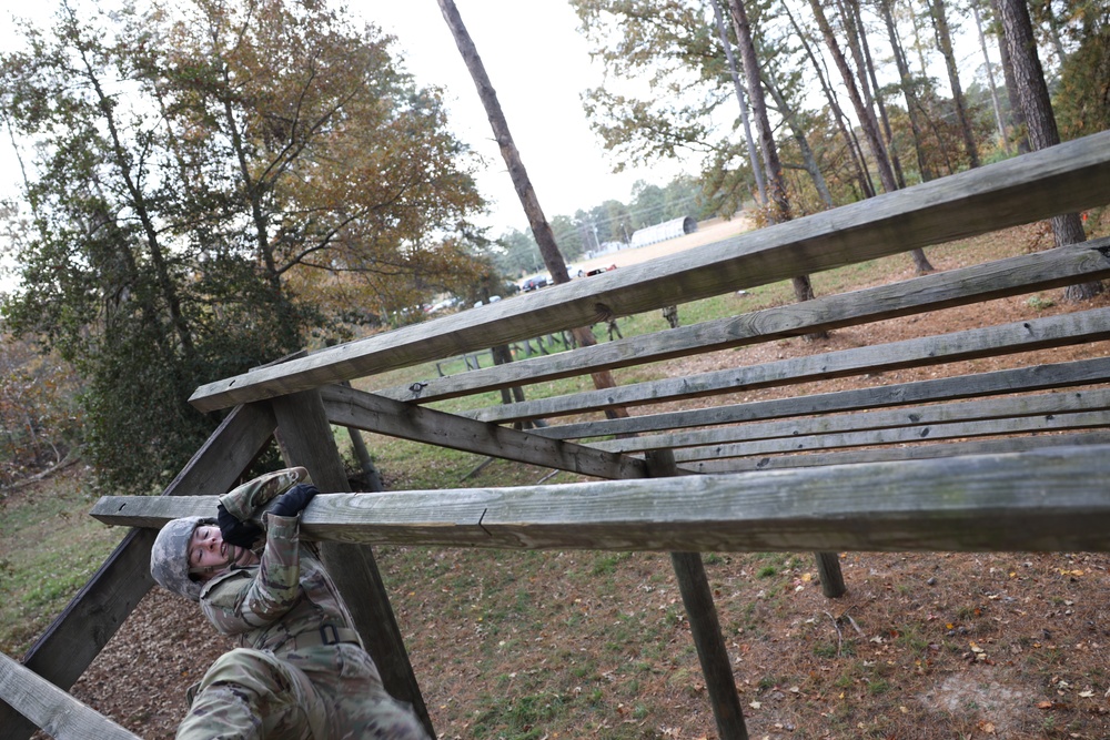 Best Squad Snapshot: Army Spc. Devon James Obstacle Course