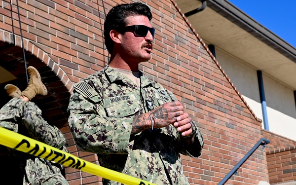 EOD Techs Visit Elementary Students