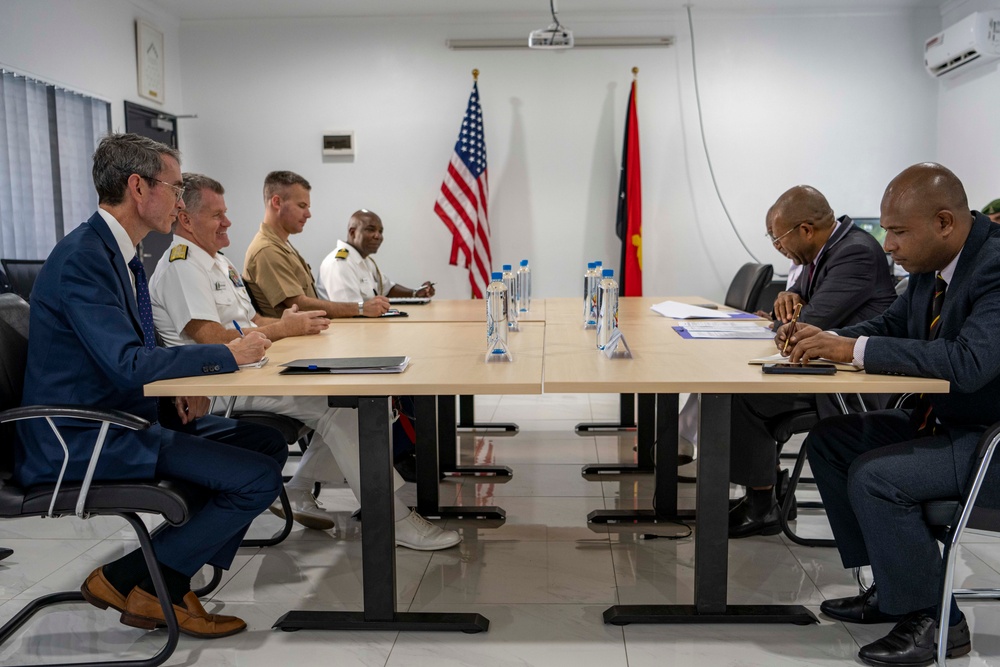 Commander, U.S. Pacific Fleet visits Papua New Guinea