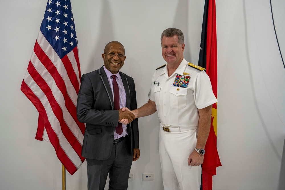 Commander, U.S. Pacific Fleet visits Papua New Guinea