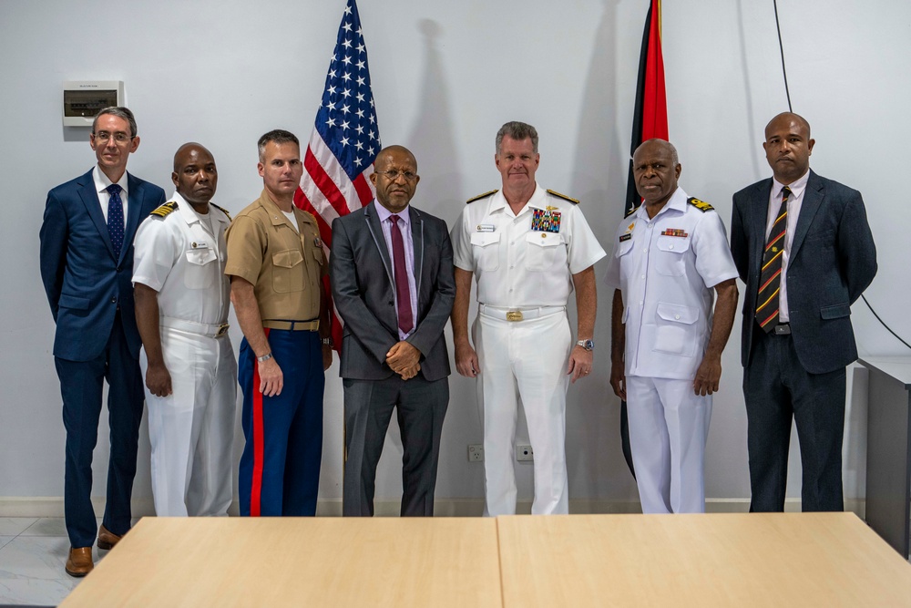 Commander, U.S. Pacific Fleet visits Papua New Guinea