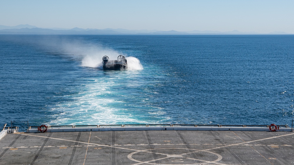 ACU 5 Returns to USS Somerset