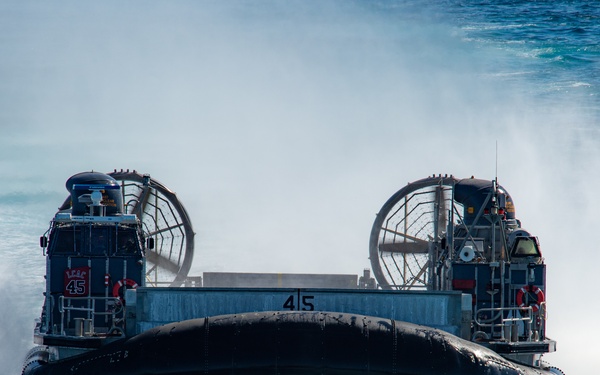 ACU 5 Returns to USS Somerset