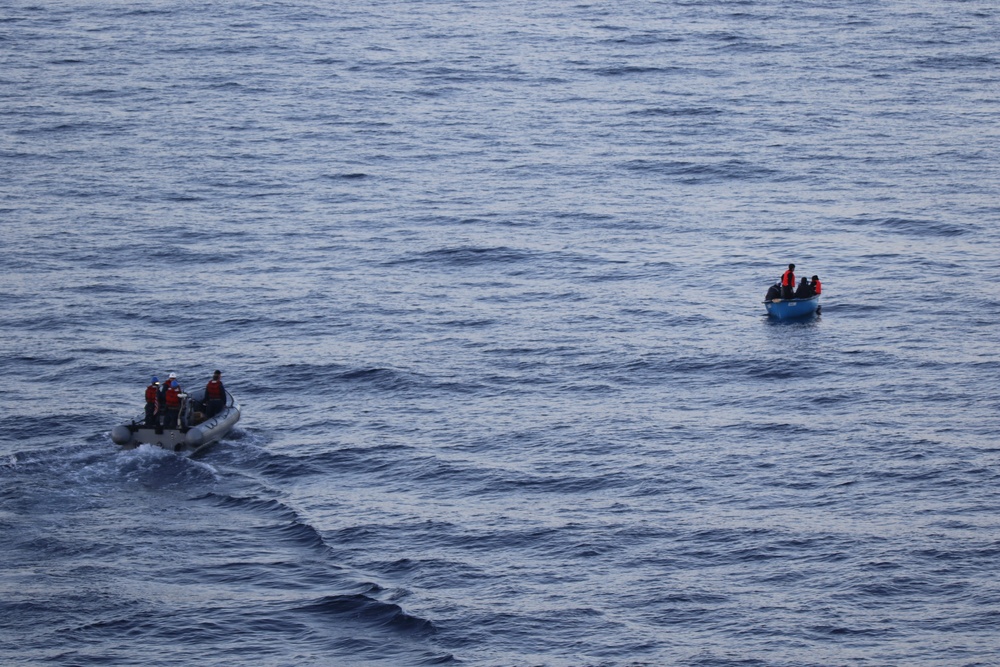 USS HWW Provides Aid to Vessel in Distress