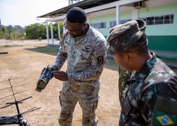 ARSOUTH Signal Soldiers train Brazilian Soldiers at Southern Vanguard 24