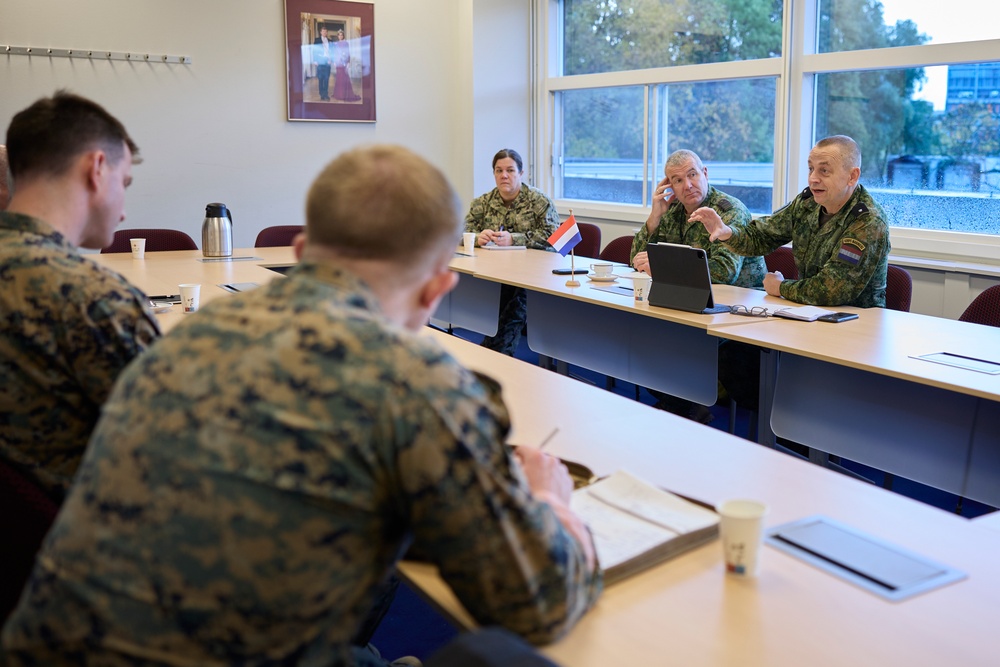 Maj. Gen. Robert B. Sofge Jr. visits Brig. Gen. Ivo Moerman